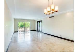 100 Edgewater Dr 215, Coral Gables