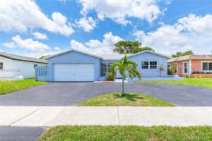 5820 Nw 56 Place, Tamarac