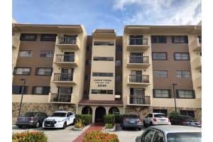 5249 Nw 7th St 406, Miami