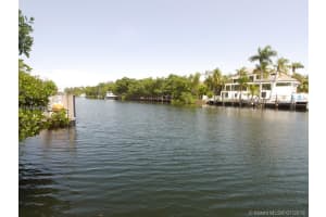 275 Veleros Ct, Coral Gables