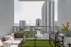 2200 Ne 4th Ave 1009, Miami