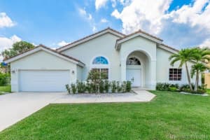 930 Nw 201st Way, Pembroke Pines