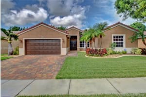 382 Sw 200th Ter, Pembroke Pines