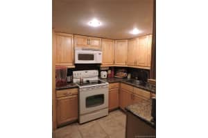 13700 Sw 62nd St 220, Miami