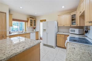 8006 Sw 29th St, Davie