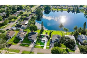 1610 Sw 129th Way, Davie