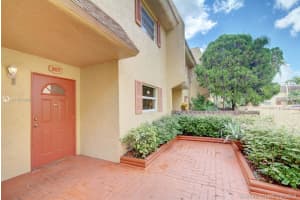 7175 Nova Dr 307, Davie