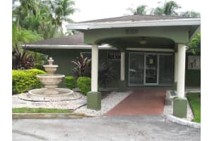142 Av 8307 F-108, Miami