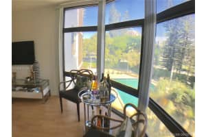 20100 W Country Club Dr 308, Aventura