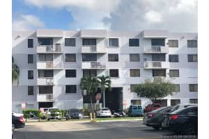 8251 Nw 8 St 401, Miami