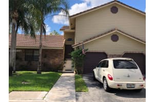 9182 Vineyard Lake Dr 9182, Plantation