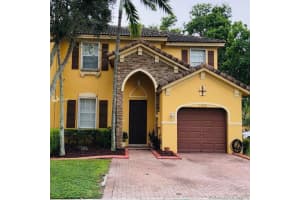 15334 Sw 8th Way, Miami