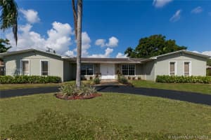 2123 Ne 203rd Ter, Miami