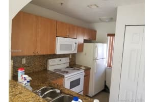7985 Nw 8th St 101a, Miami
