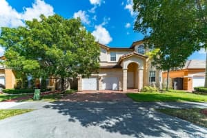 8467 Nw 110th Pl, Doral