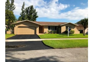 8007 Sw 29th St, Davie