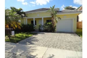 2974 Ne 3rd Dr, Homestead