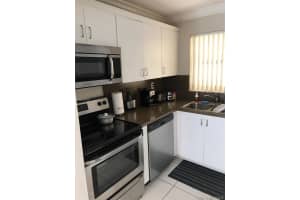 8840 Fontainebleau Blvd 204, Miami