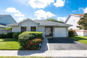 9940 Sw 11th St, Pembroke Pines