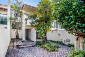 10652 Sw 79th Ter, Miami