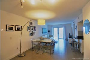 61 Collins Ave 401, Miami Beach