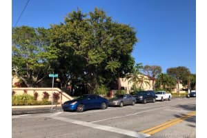 830 Nw 106th Ave 2b7-1, Miami