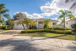 1936 Water Ridge Dr, Weston