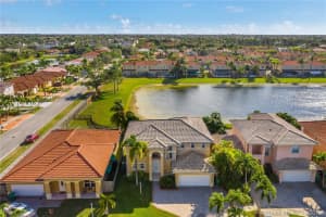 15832 Sw 66th Ln, Miami