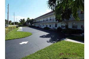 227 Castlewood Dr 204, North Palm Beach