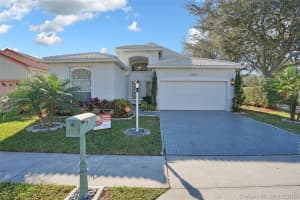 6872 Dogwood Ln, Margate