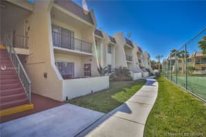 13998 Sw 90th Ave 208-bb, Miami