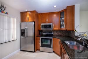 1005 Nw 107th Ave, Pembroke Pines