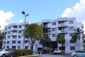 8251 Nw 8 St 415, Miami