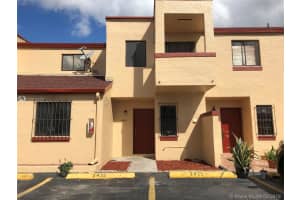 2425 W 52 Pl 4-1, Hialeah Gardens