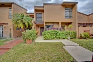 9487 Nw 38th Pl, Sunrise