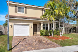 8927 Sw 215 Lane, Cutler Bay