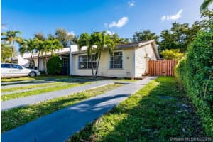 9677 Sw 147th Ct 9677, Miami