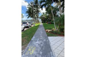 150 Se 25th Road 3c, Miami