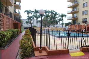 1635 W 44th Pl 515, Hialeah