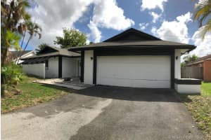 6720 Nw 44th Ct, Lauderhill