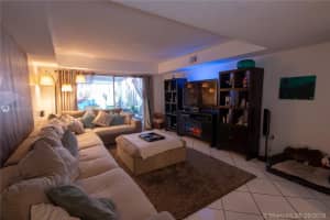 1184 Nw 123rd Pl 1213, Miami