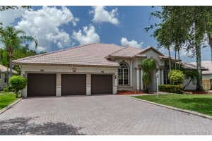 6323 Champlain Ter, Davie