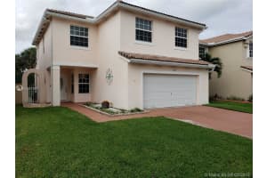 7901 N Silverado Cir, Davie