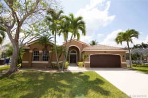 692 Sw 200th Ter, Pembroke Pines