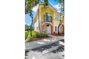201 S Santa Catalina Cir 201, North Lauderdale