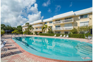 100 Edgewater Dr 138, Coral Gables