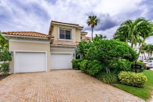 781 Seaview Dr, Juno Beach
