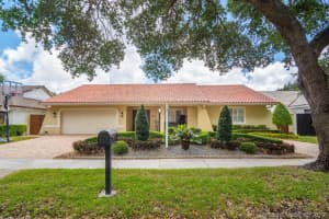 16841 Nw 79th Pl, Miami Lakes
