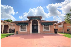 7671 W 30th Ln, Hialeah