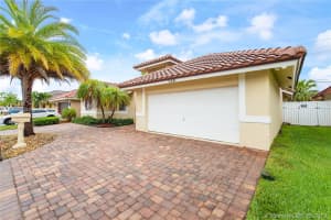 11581 Sw 9th Ct, Pembroke Pines
